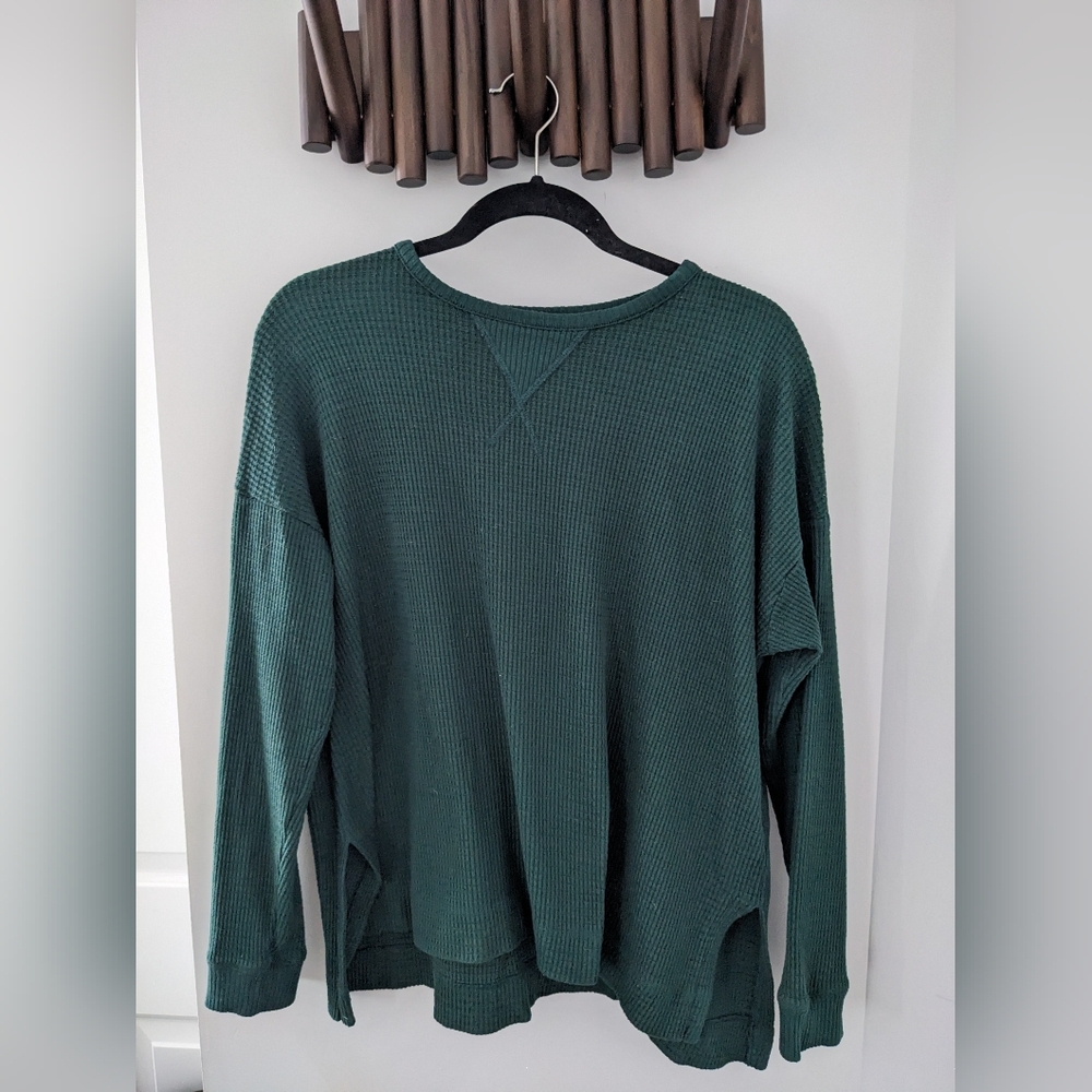 American Eagle Women's Forest Green Plush Sweater - Size US M